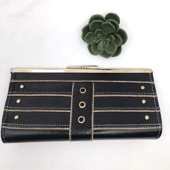 Bundle of 2 Brown and Black Grommet Clasp Clutches - Picture 3 of 16